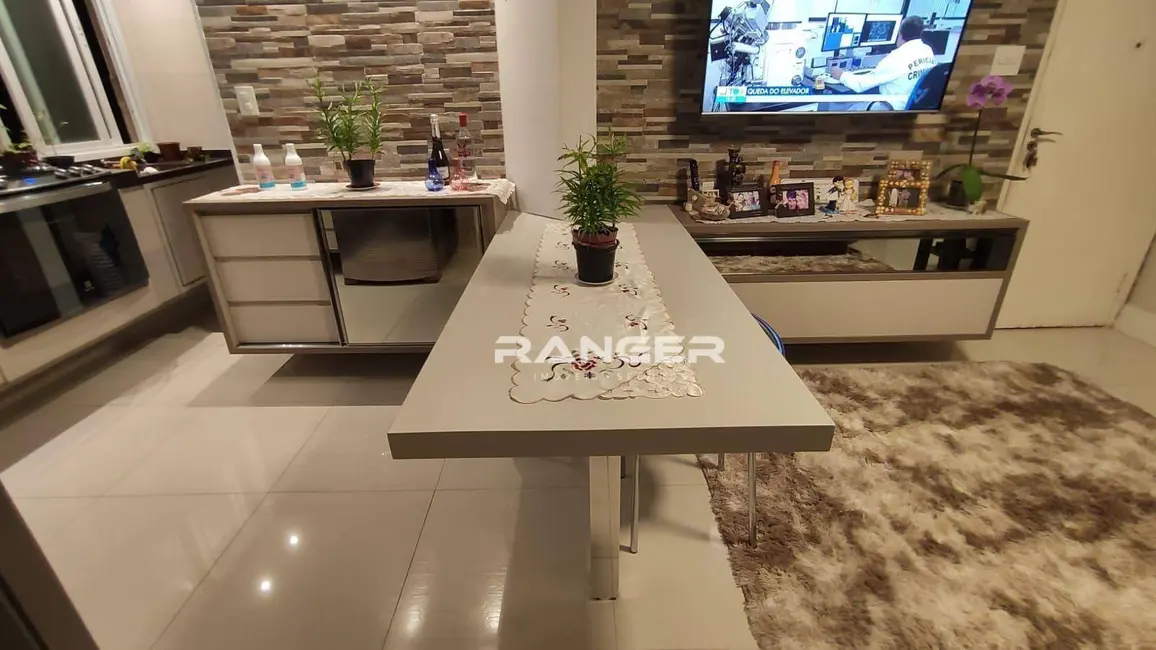 Foto 2 de Apartamento com 2 quartos à venda, 72m2 em Encruzilhada, Santos - SP