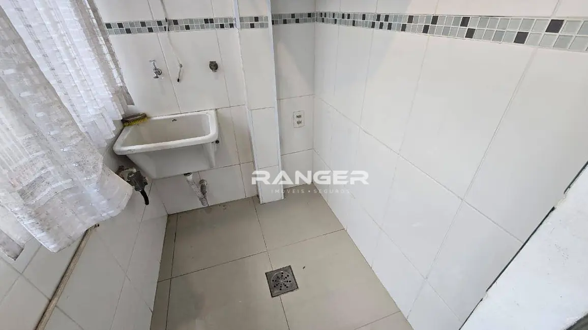 Foto 3 de Apartamento com 2 quartos para alugar, 75m2 em Boqueirão, Santos - SP
