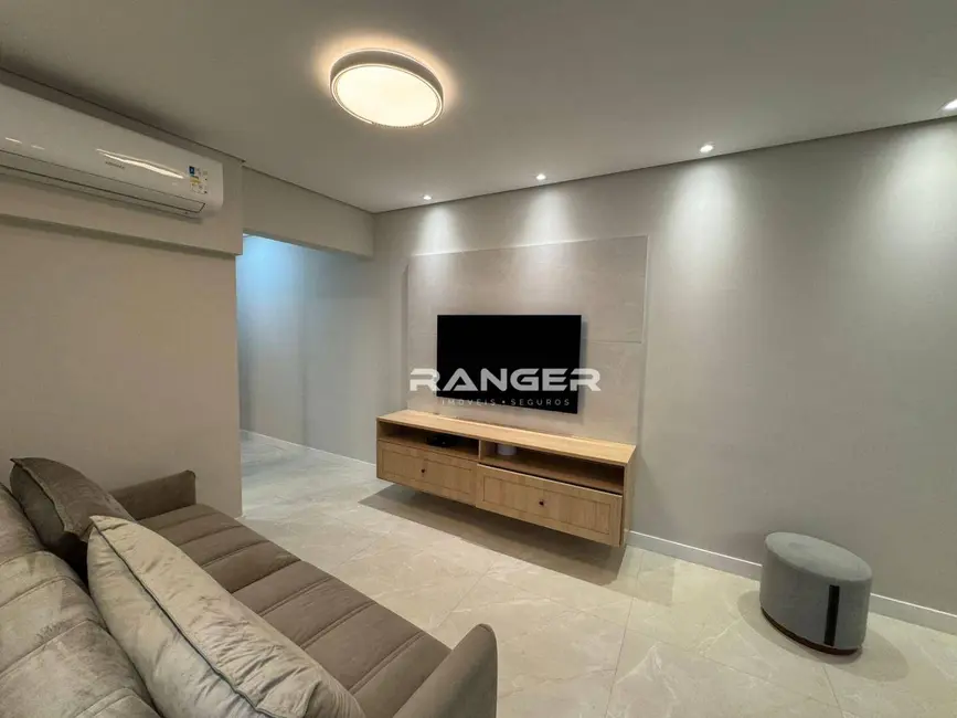 Foto 7 de Apartamento com 2 quartos para alugar, 85m2 em Embaré, Santos - SP