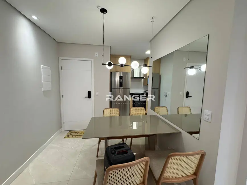Foto 4 de Apartamento com 2 quartos para alugar, 85m2 em Embaré, Santos - SP