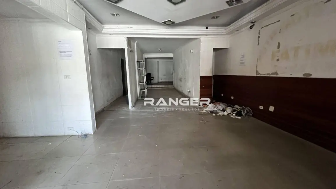 Foto 15 de Casa à venda, 220m2 em Chico de Paula, Santos - SP