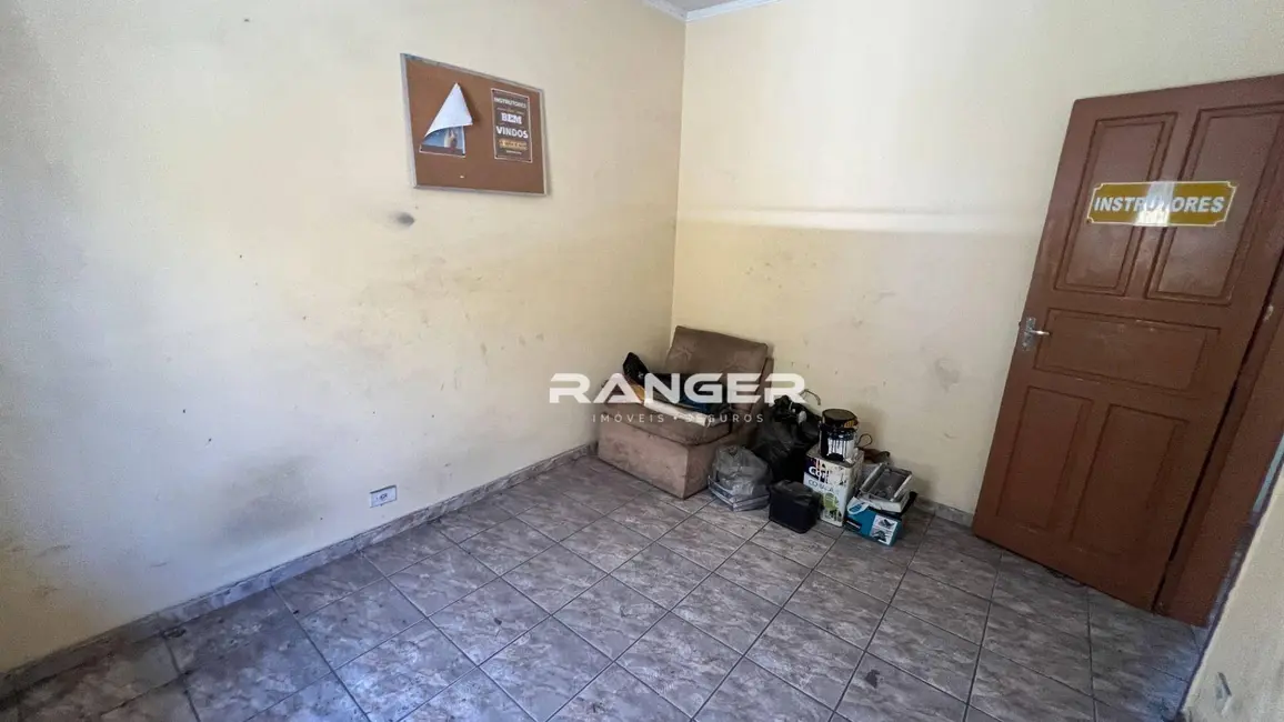 Foto 7 de Casa à venda, 220m2 em Chico de Paula, Santos - SP