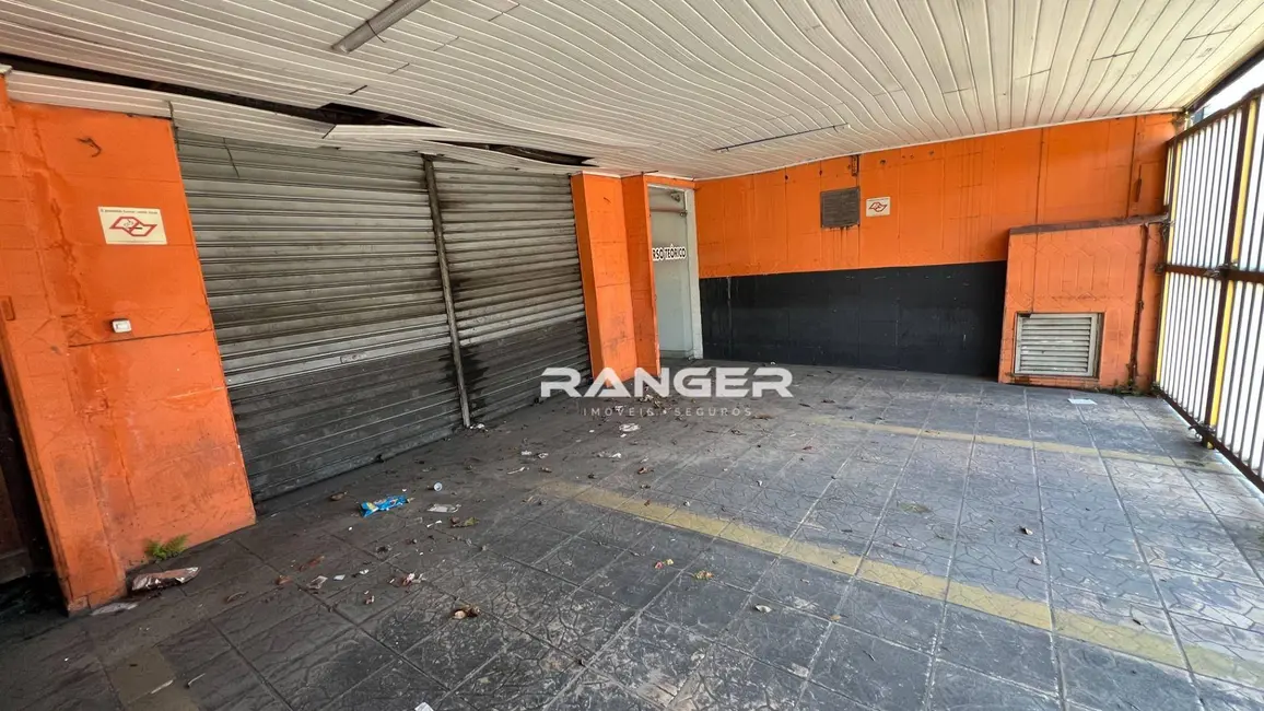 Foto 1 de Casa à venda, 220m2 em Chico de Paula, Santos - SP