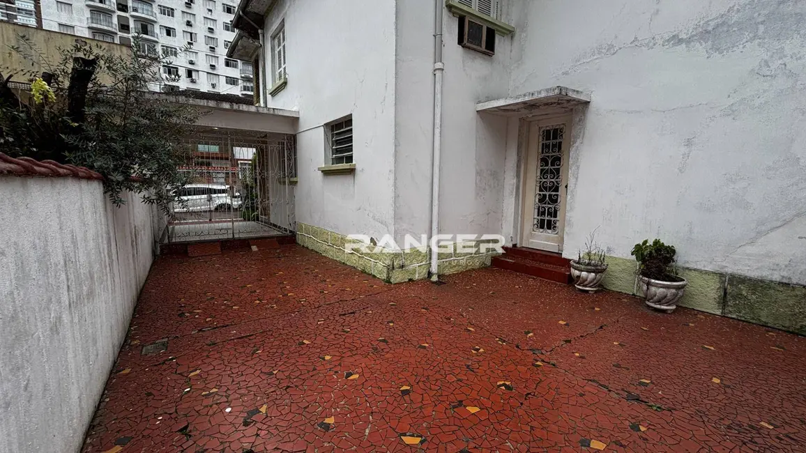 Casa com 3 quartos à venda, 248m2 em Boqueirão, Santos - SP - imagem 1 Foto 1 de Casa com 3 quartos à venda, 248m2 em Boqueirão, Santos - SP