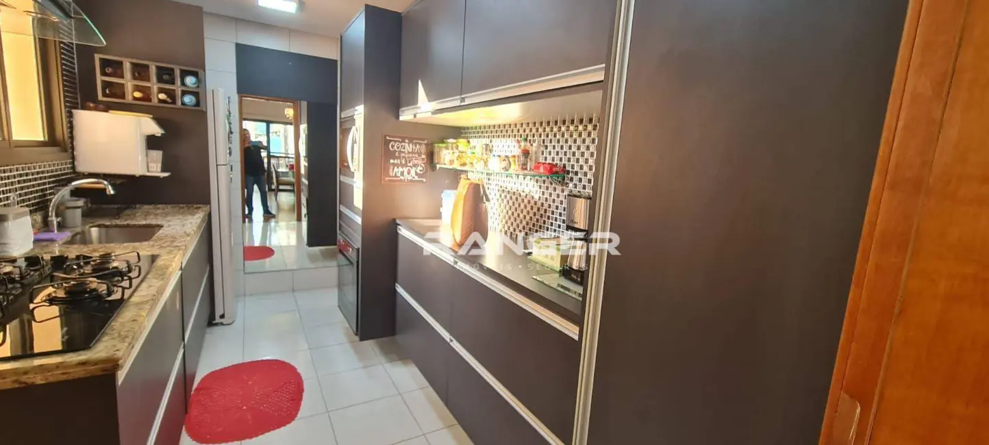 Foto 9 de Apartamento com 3 quartos à venda, 160m2 em Ponta da Praia, Santos - SP