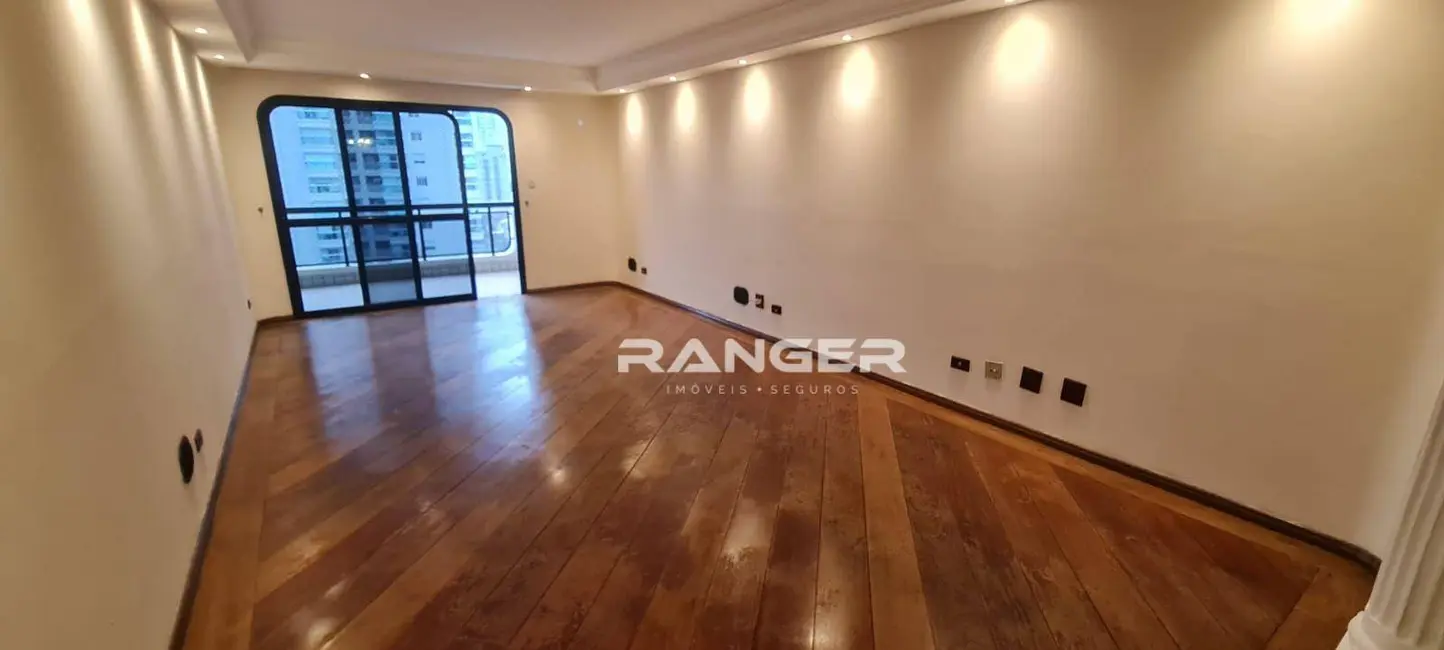 Apartamento com 3 quartos à venda, 225m2 em Gonzaga, Santos - SP - imagem 2 Foto 2 de Apartamento com 3 quartos à venda, 225m2 em Gonzaga, Santos - SP