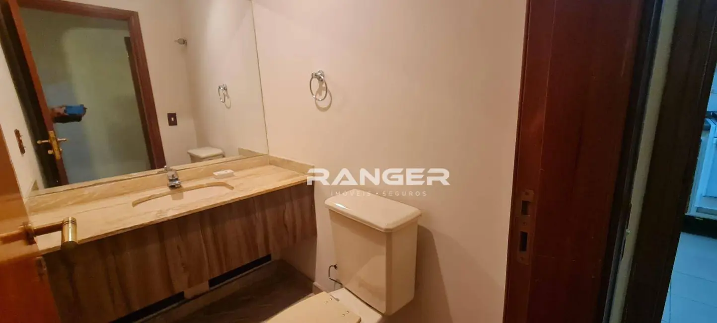 Apartamento com 3 quartos à venda, 225m2 em Gonzaga, Santos - SP - imagem 7 Foto 7 de Apartamento com 3 quartos à venda, 225m2 em Gonzaga, Santos - SP