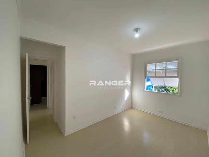 Apartamento com 3 quartos para alugar, 120m2 em Boqueirão, Santos - SP - imagem 3 Foto 3 de Apartamento com 3 quartos para alugar, 120m2 em Boqueirão, Santos - SP