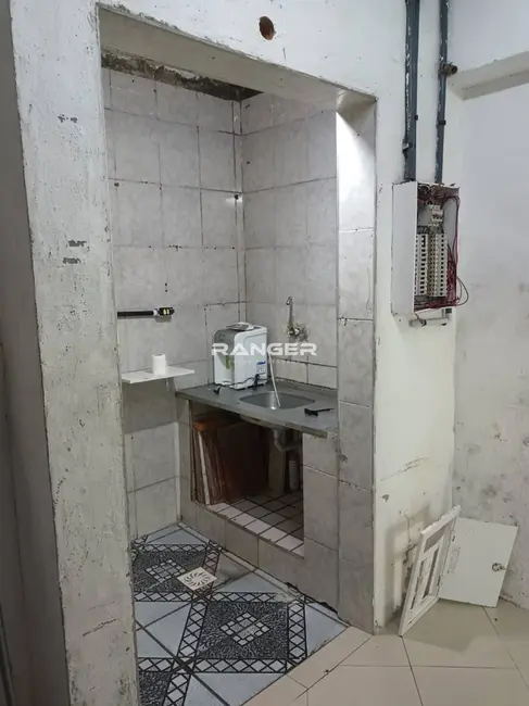 Loja para alugar, 81m2 em Gonzaga, Santos - SP - imagem 5 Foto 5 de Loja para alugar, 81m2 em Gonzaga, Santos - SP