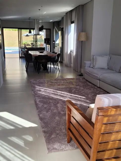 Casa de Condomínio com 3 quartos à venda, 260m2 em Itupeva - SP - imagem 5 Foto 5 de Casa de Condomínio com 3 quartos à venda, 260m2 em Itupeva - SP