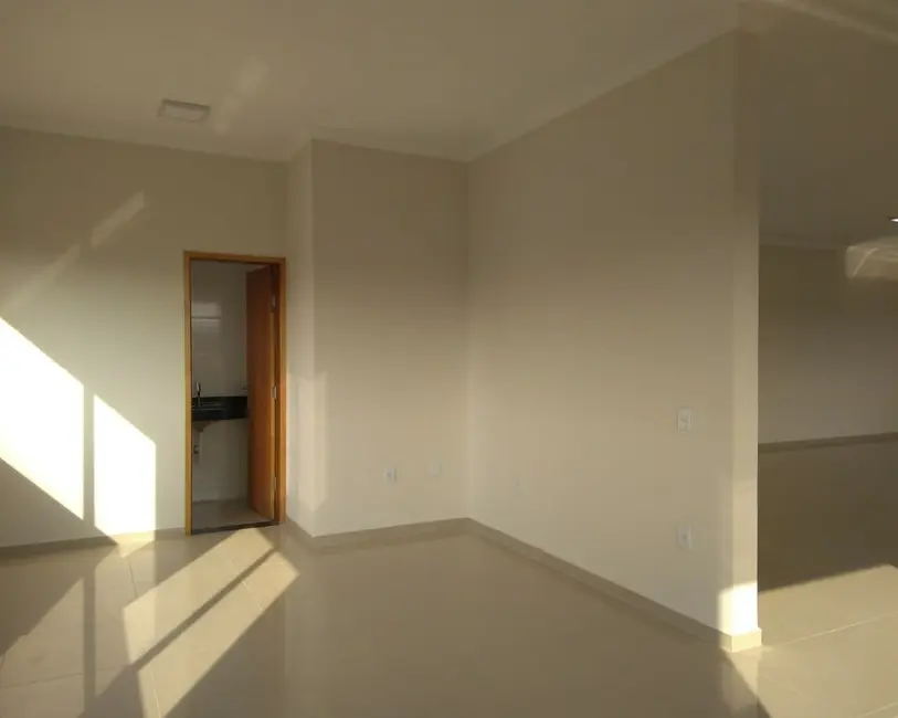 Foto 2 de Sala Comercial à venda e para alugar, 300m2 em Itupeva - SP