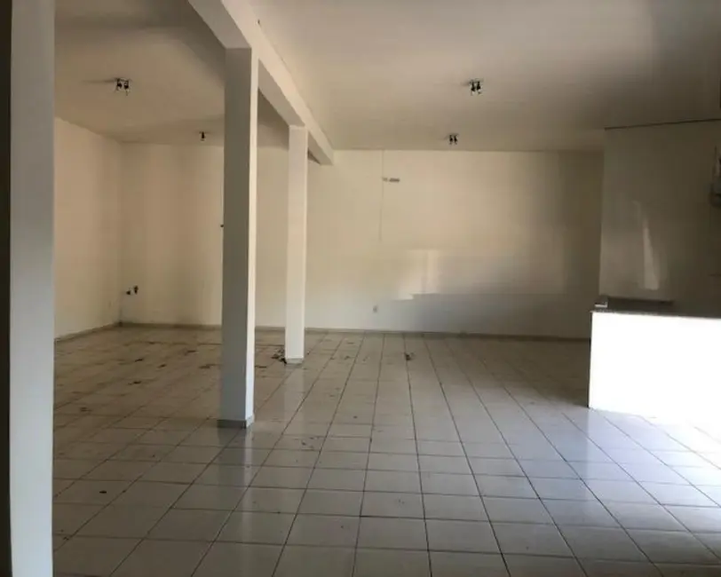 Sala Comercial à venda, 200m2 em Itupeva - SP - imagem 7 Foto 7 de Sala Comercial à venda, 200m2 em Itupeva - SP