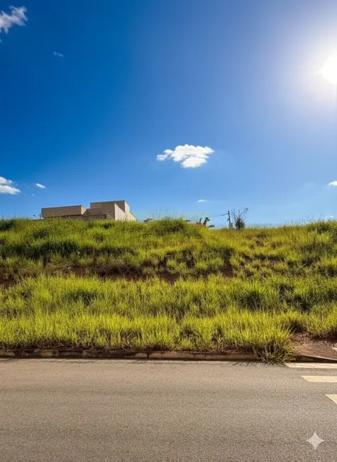 Foto 1 de Terreno / Lote à venda, 250m2 em Itupeva - SP