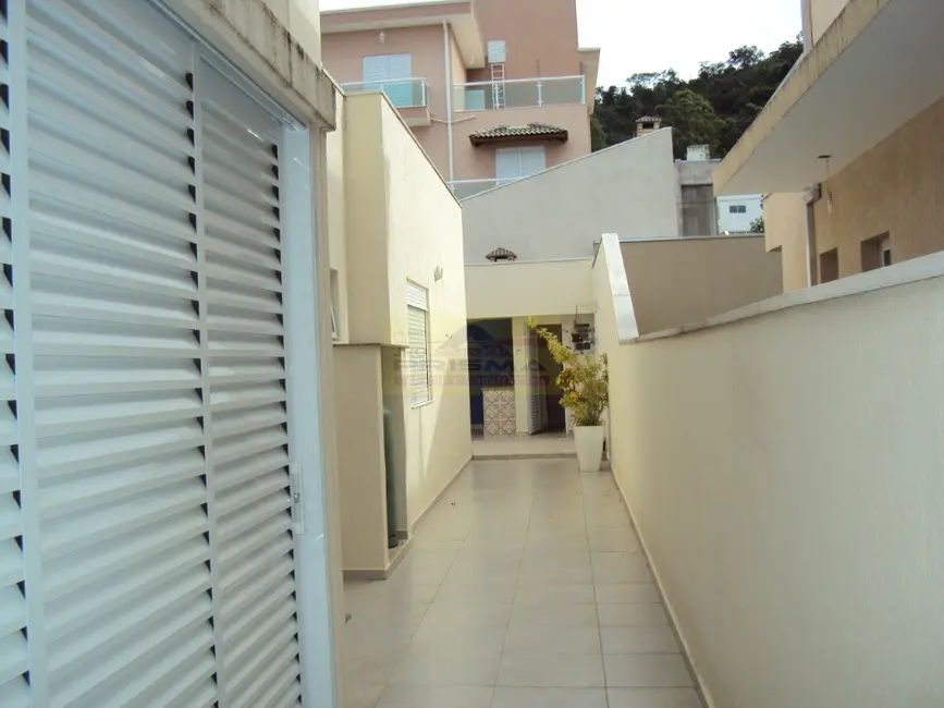 Casa com 3 quartos para alugar, 200m2 em Itupeva - SP - imagem 2 Foto 2 de Casa com 3 quartos para alugar, 200m2 em Itupeva - SP