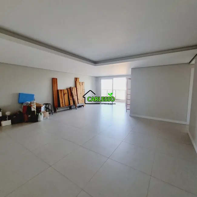 Foto 7 de Apartamento com 3 quartos à venda, 223m2 em Nossa Senhora de Lourdes, Santa Maria - RS
