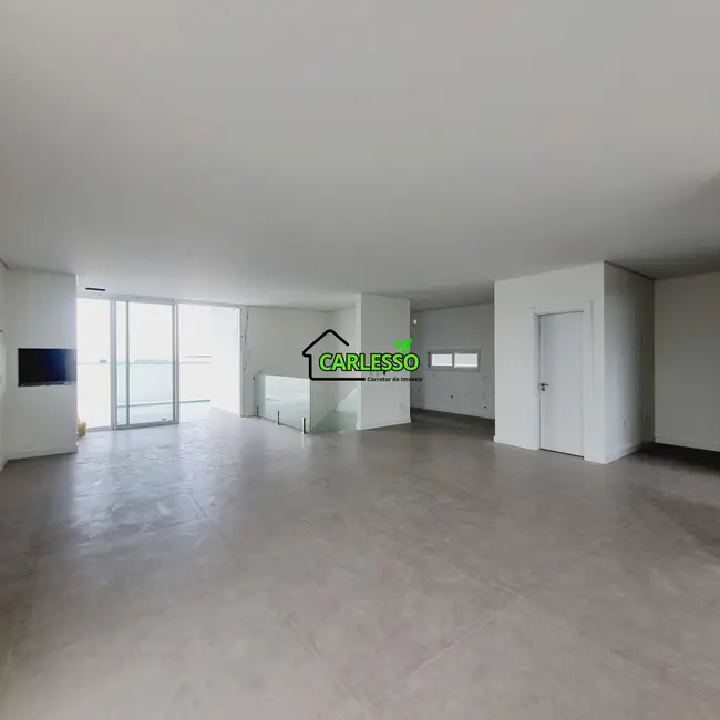 Casa com 3 quartos à venda, 300m2 em Tomazetti, Santa Maria - RS - imagem 6 Foto 6 de Casa com 3 quartos à venda, 300m2 em Tomazetti, Santa Maria - RS