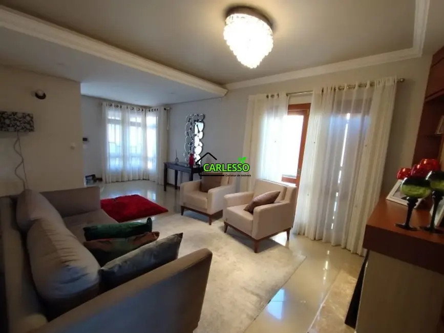 Casa com 3 quartos à venda, 330m2 em Centro, Julio De Castilhos - RS - imagem 5 Foto 5 de Casa com 3 quartos à venda, 330m2 em Centro, Julio De Castilhos - RS