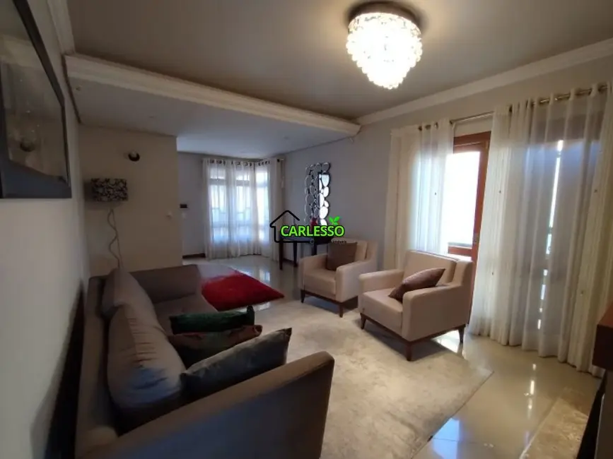 Casa com 3 quartos à venda, 330m2 em Centro, Julio De Castilhos - RS - imagem 4 Foto 4 de Casa com 3 quartos à venda, 330m2 em Centro, Julio De Castilhos - RS