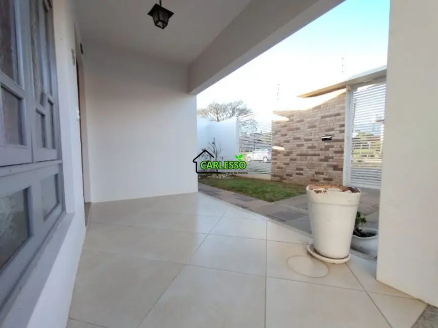 Casa com 3 quartos à venda, 330m2 em Centro, Julio De Castilhos - RS - imagem 2 Foto 2 de Casa com 3 quartos à venda, 330m2 em Centro, Julio De Castilhos - RS