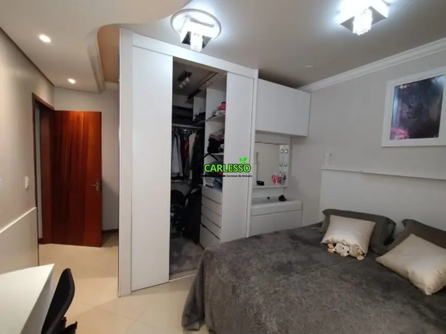 Casa com 3 quartos à venda, 330m2 em Centro, Julio De Castilhos - RS - imagem 7 Foto 7 de Casa com 3 quartos à venda, 330m2 em Centro, Julio De Castilhos - RS