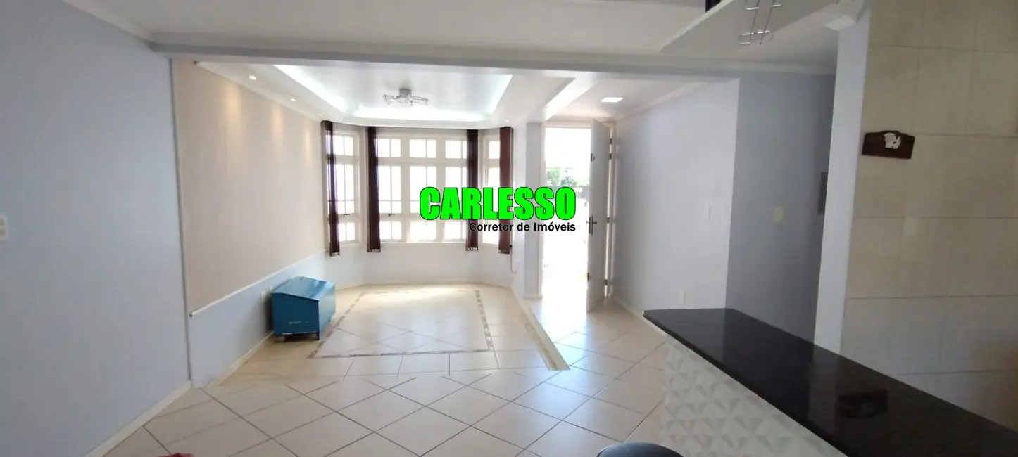 Foto 2 de Casa com 3 quartos à venda, 146m2 em Camobi, Santa Maria - RS