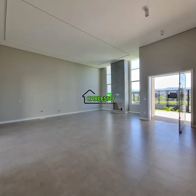 Casa com 3 quartos à venda, 203m2 em Camobi, Santa Maria - RS - imagem 6 Foto 6 de Casa com 3 quartos à venda, 203m2 em Camobi, Santa Maria - RS