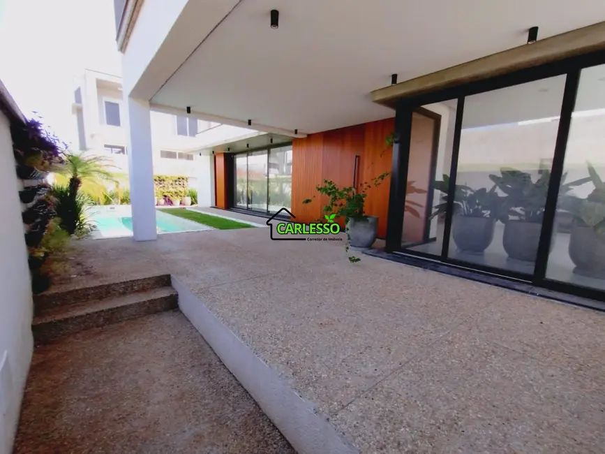 Casa com 3 quartos à venda, 251m2 em Tomazetti, Santa Maria - RS - imagem 4 Foto 4 de Casa com 3 quartos à venda, 251m2 em Tomazetti, Santa Maria - RS