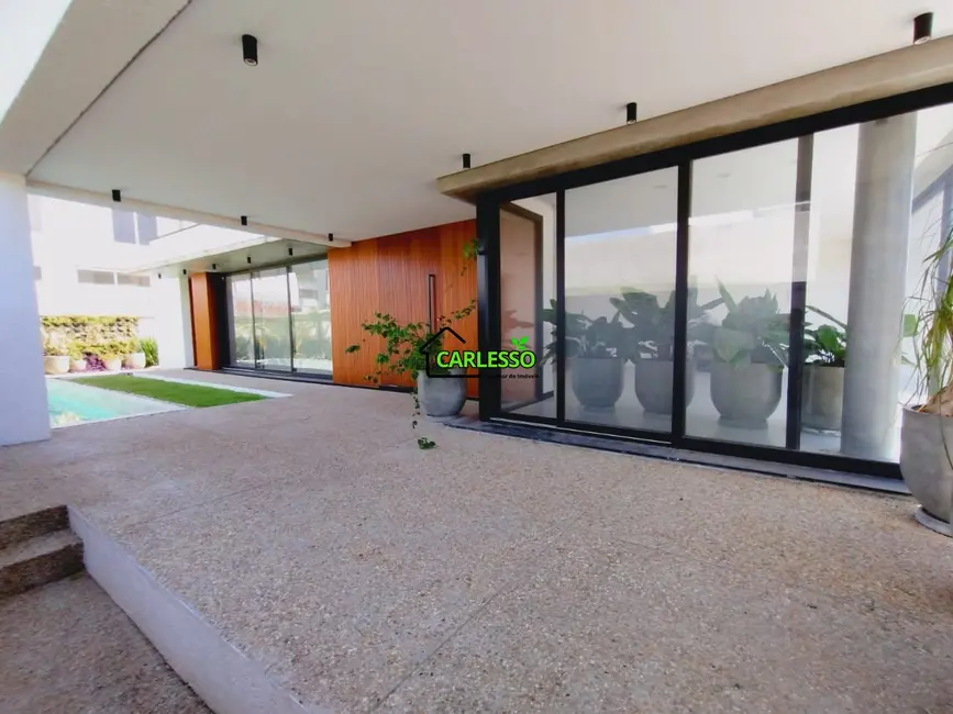 Casa com 3 quartos à venda, 251m2 em Tomazetti, Santa Maria - RS - imagem 6 Foto 6 de Casa com 3 quartos à venda, 251m2 em Tomazetti, Santa Maria - RS