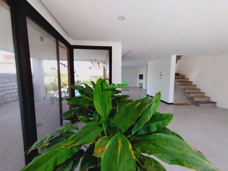 Casa com 3 quartos à venda, 251m2 em Tomazetti, Santa Maria - RS - imagem 7 Foto 7 de Casa com 3 quartos à venda, 251m2 em Tomazetti, Santa Maria - RS