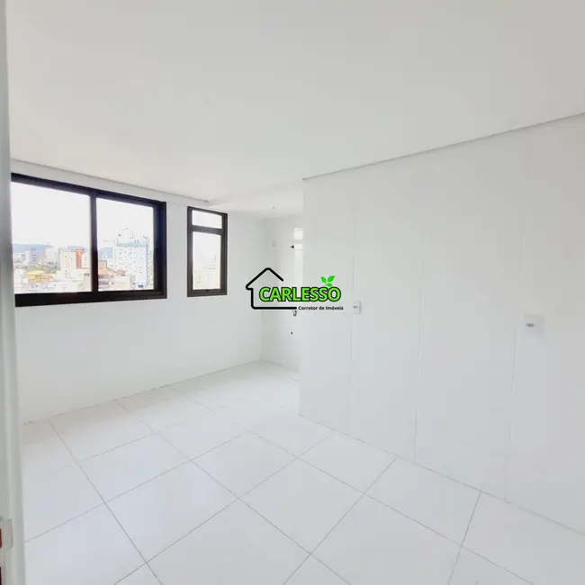Foto 6 de Apartamento com 3 quartos à venda, 350m2 em Nossa Senhora Medianeira, Santa Maria - RS