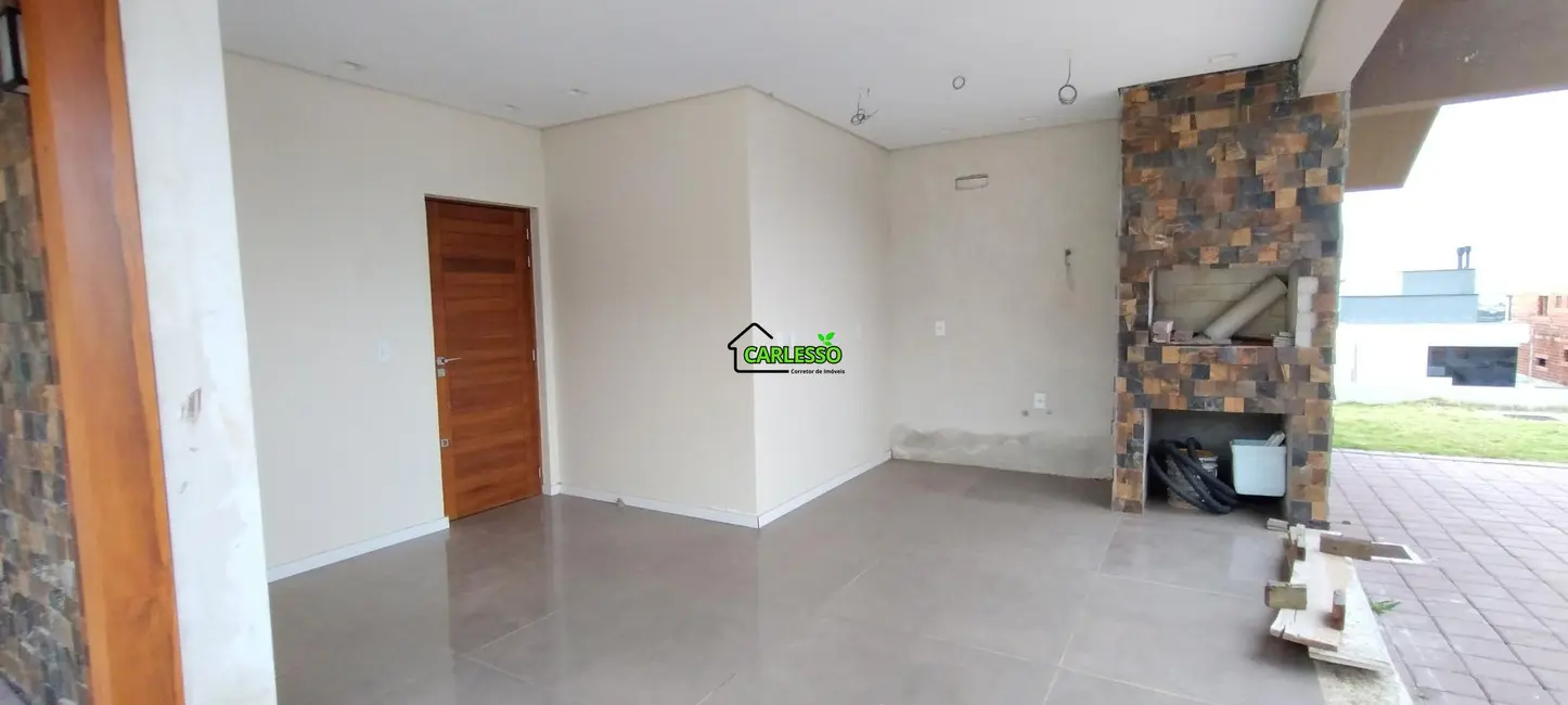 Casa com 2 quartos à venda, 233m2 em Tomazetti, Santa Maria - RS - imagem 4 Foto 4 de Casa com 2 quartos à venda, 233m2 em Tomazetti, Santa Maria - RS