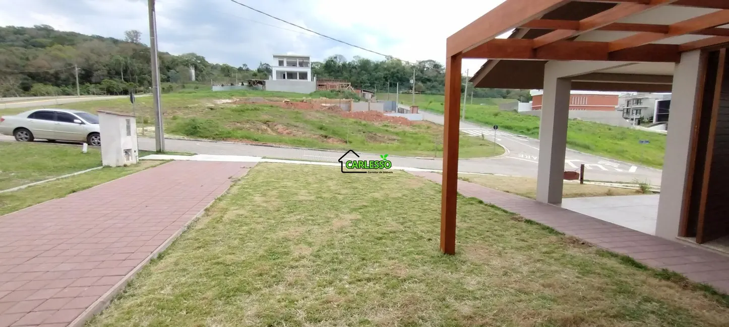 Casa com 2 quartos à venda, 233m2 em Tomazetti, Santa Maria - RS - imagem 3 Foto 3 de Casa com 2 quartos à venda, 233m2 em Tomazetti, Santa Maria - RS