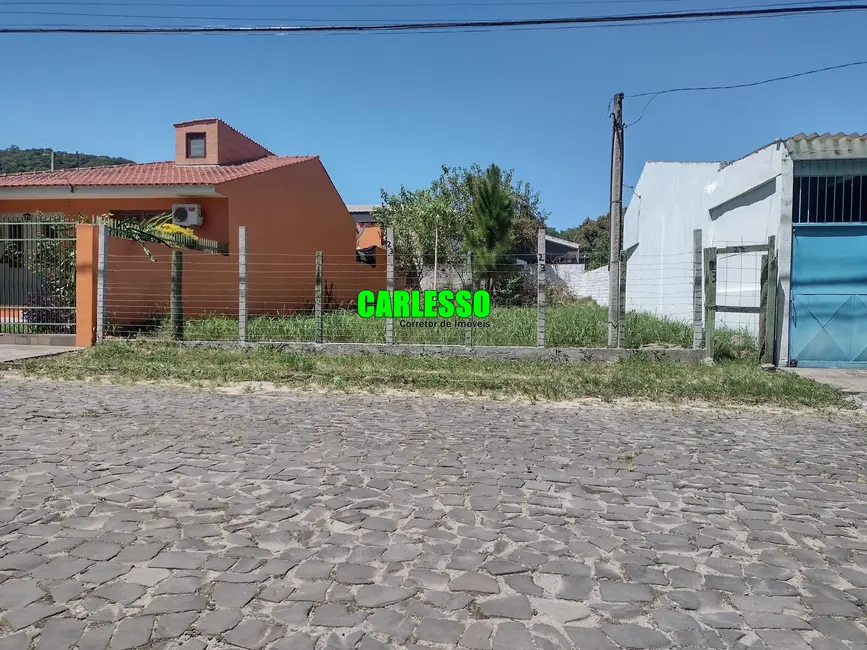 Foto 1 de Terreno / Lote à venda, 330m2 em Chácara das Flores, Santa Maria - RS
