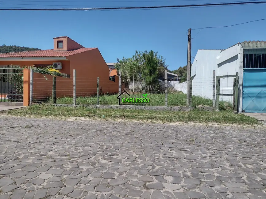 Foto 1 de Terreno / Lote à venda, 330m2 em Chácara das Flores, Santa Maria - RS