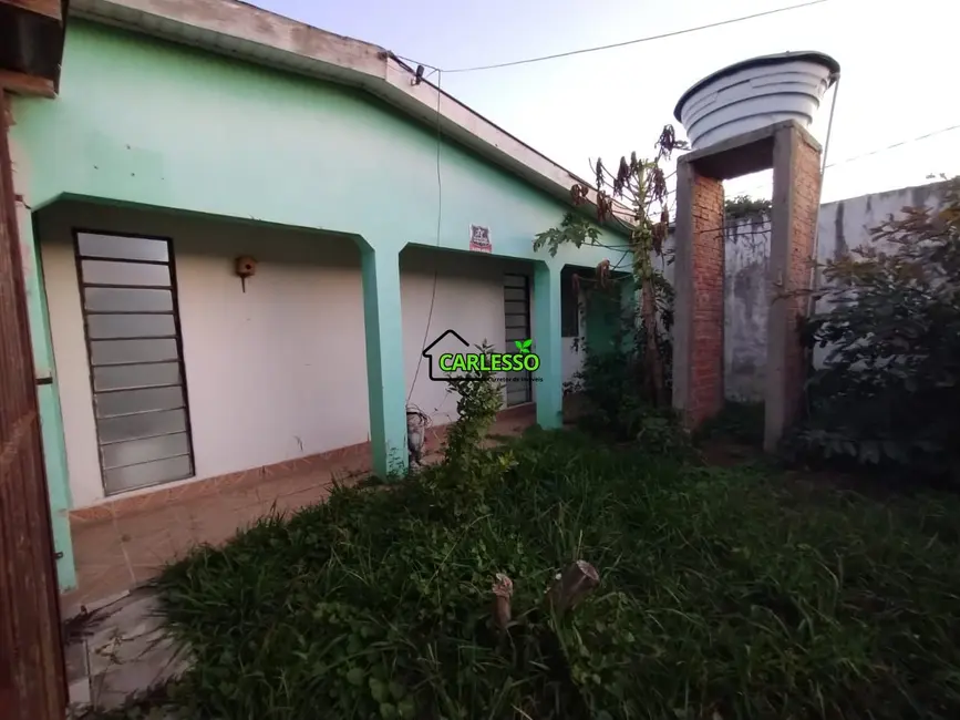 Casa com 4 quartos à venda, 99m2 em Tancredo Neves, Santa Maria - RS - imagem 3 Foto 3 de Casa com 4 quartos à venda, 99m2 em Tancredo Neves, Santa Maria - RS