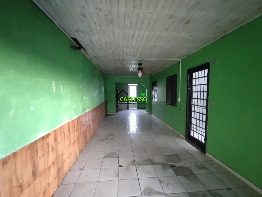 Casa com 4 quartos à venda, 99m2 em Tancredo Neves, Santa Maria - RS - imagem 6 Foto 6 de Casa com 4 quartos à venda, 99m2 em Tancredo Neves, Santa Maria - RS