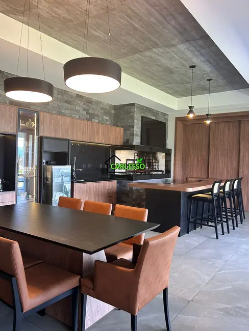 Casa com 4 quartos à venda, 360m2 em São José, Santa Maria - RS - imagem 3 Foto 3 de Casa com 4 quartos à venda, 360m2 em São José, Santa Maria - RS