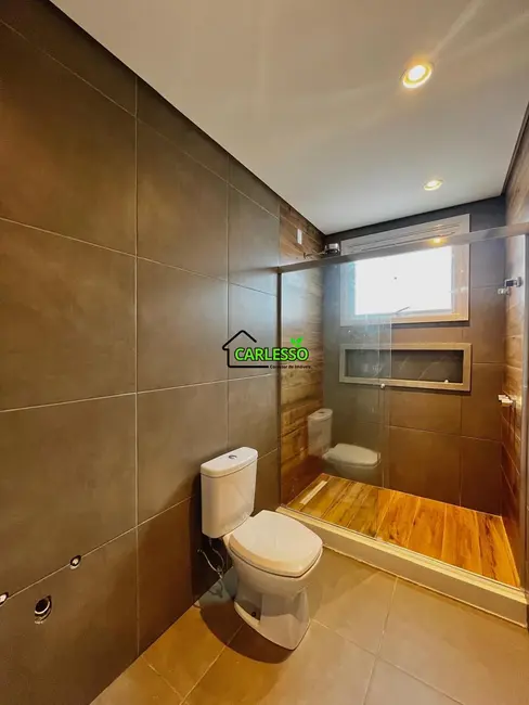 Casa com 4 quartos à venda, 360m2 em São José, Santa Maria - RS - imagem 9 Foto 9 de Casa com 4 quartos à venda, 360m2 em São José, Santa Maria - RS