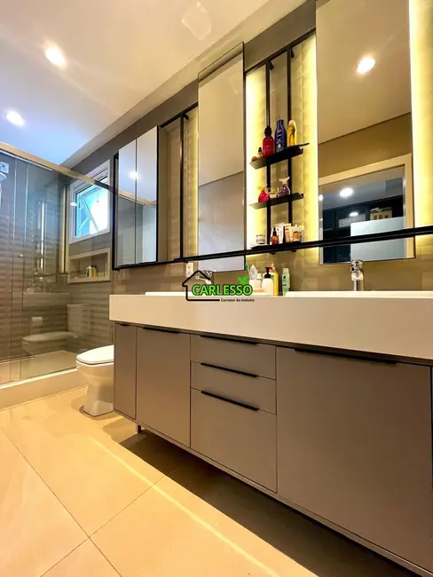 Casa com 4 quartos à venda, 360m2 em São José, Santa Maria - RS - imagem 6 Foto 6 de Casa com 4 quartos à venda, 360m2 em São José, Santa Maria - RS