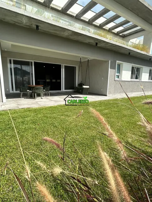 Foto 3 de Casa com 4 quartos à venda, 360m2 em São José, Santa Maria - RS