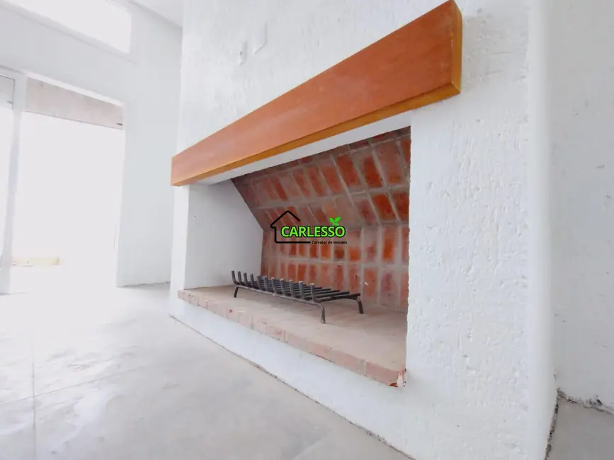 Casa com 3 quartos à venda, 253m2 em São José, Santa Maria - RS - imagem 6 Foto 6 de Casa com 3 quartos à venda, 253m2 em São José, Santa Maria - RS