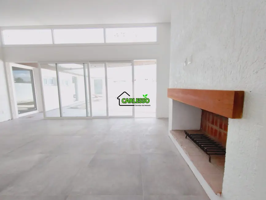 Casa com 3 quartos à venda, 253m2 em São José, Santa Maria - RS - imagem 3 Foto 3 de Casa com 3 quartos à venda, 253m2 em São José, Santa Maria - RS