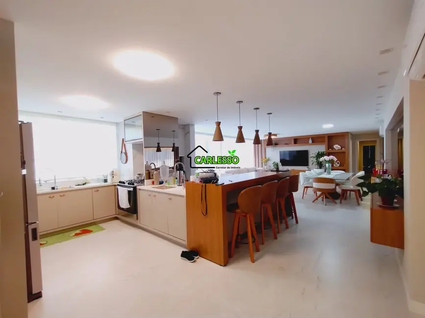 Foto 7 de Apartamento com 3 quartos à venda, 195m2 em Nossa Senhora Medianeira, Santa Maria - RS