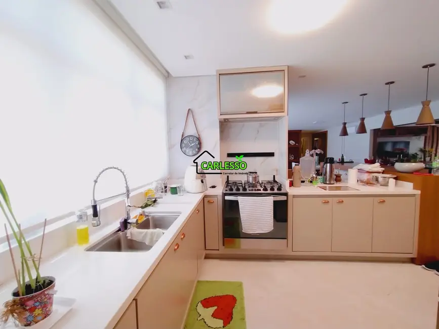 Foto 9 de Apartamento com 3 quartos à venda, 195m2 em Nossa Senhora Medianeira, Santa Maria - RS