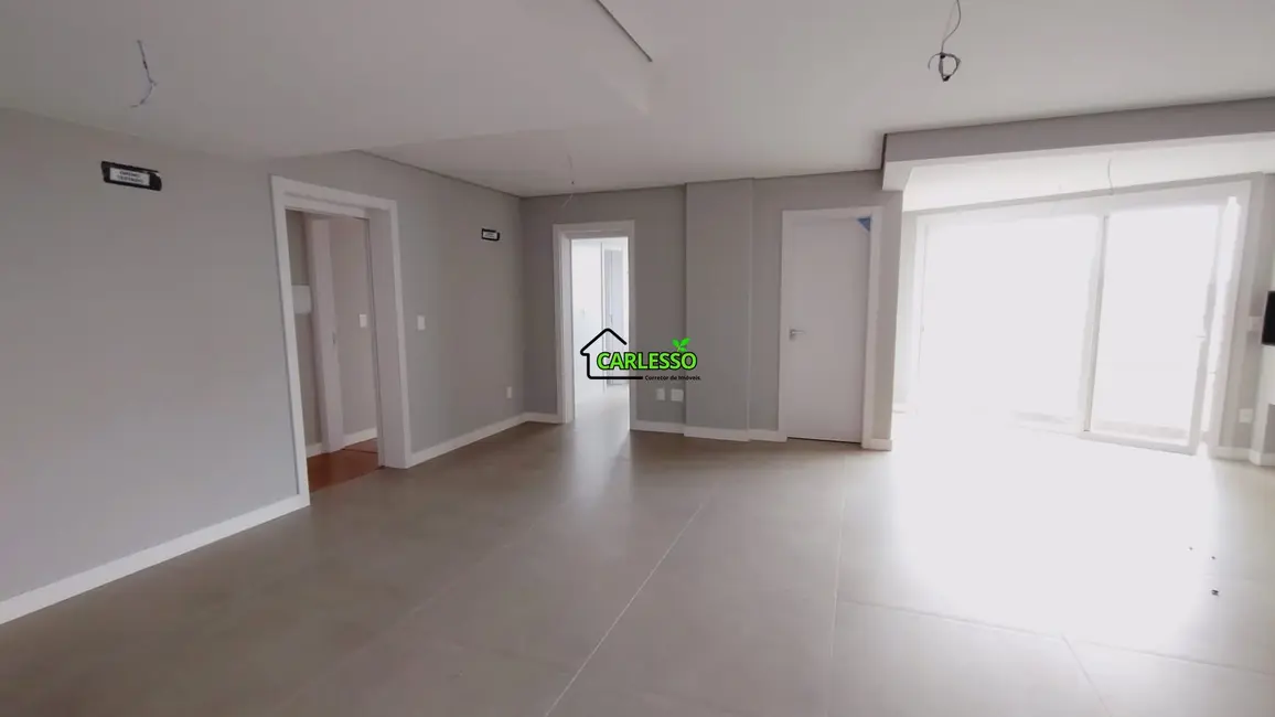 Foto 5 de Apartamento com 3 quartos à venda, 155m2 em Nossa Senhora Medianeira, Santa Maria - RS