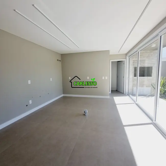 Casa com 3 quartos à venda, 206m2 em Camobi, Santa Maria - RS - imagem 5 Foto 5 de Casa com 3 quartos à venda, 206m2 em Camobi, Santa Maria - RS