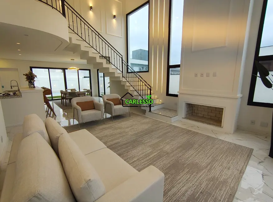 Casa com 3 quartos à venda, 217m2 em Tomazetti, Santa Maria - RS - imagem 9 Foto 9 de Casa com 3 quartos à venda, 217m2 em Tomazetti, Santa Maria - RS