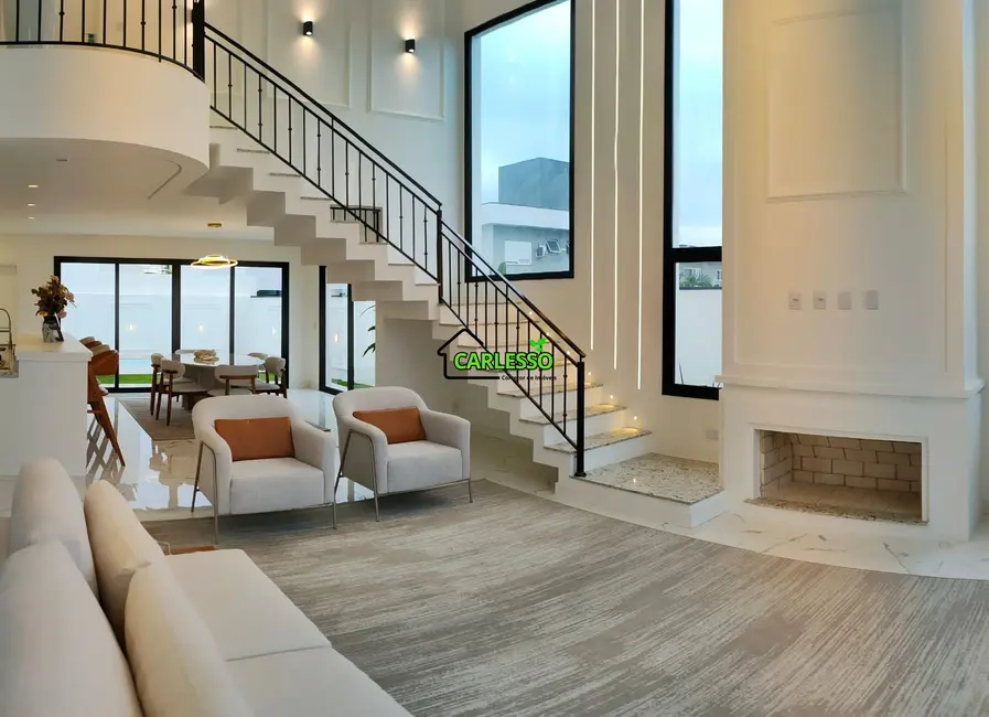 Casa com 3 quartos à venda, 217m2 em Tomazetti, Santa Maria - RS - imagem 6 Foto 6 de Casa com 3 quartos à venda, 217m2 em Tomazetti, Santa Maria - RS
