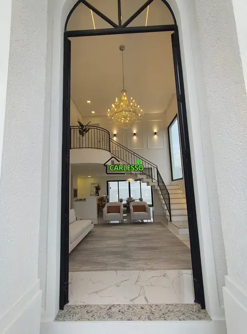 Casa com 3 quartos à venda, 217m2 em Tomazetti, Santa Maria - RS - imagem 3 Foto 3 de Casa com 3 quartos à venda, 217m2 em Tomazetti, Santa Maria - RS
