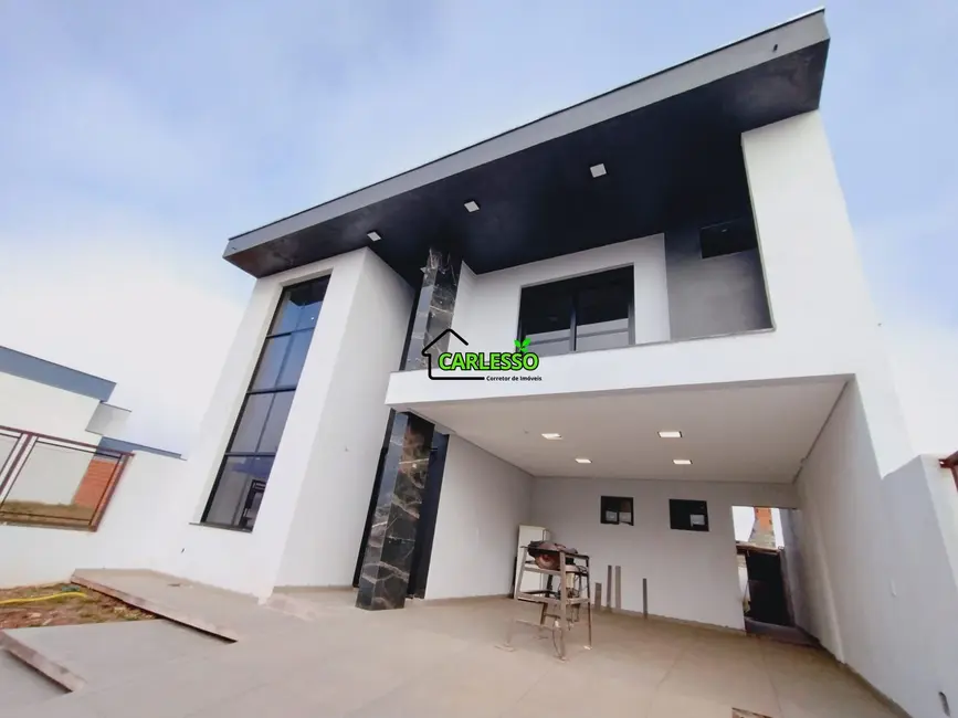 Casa com 3 quartos à venda, 167m2 em Pinheiro Machado, Santa Maria - RS - imagem 1 Foto 1 de Casa com 3 quartos à venda, 167m2 em Pinheiro Machado, Santa Maria - RS